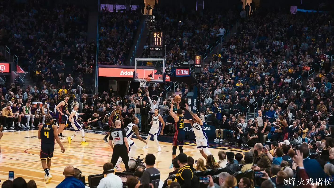 回暖!杰克逊次节连中2记三分,此前近5场比赛三分13中0 回暖!杰克逊次节连中2记三分,此前近5场比赛三分13中0