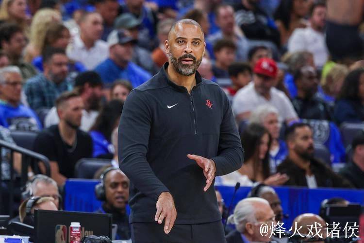 乌度卡对裁判怒吼:你xx睁大眼睛看看,睁大你的x眼看看 乌度卡对裁判怒吼:你xx睁大眼睛看看,睁大你的x眼看看