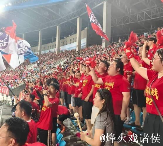 苏超:超20万球迷制造全城狂欢 一场南通全域的胜利 苏超:超20万球迷制造全城狂欢 一场南通全域的胜利