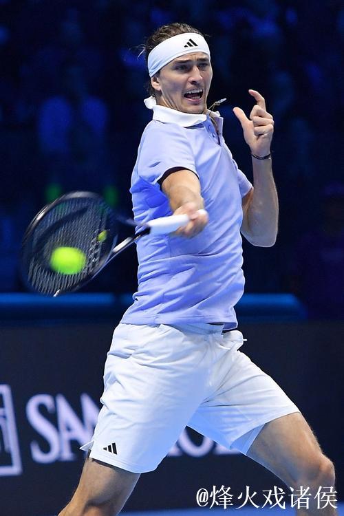 ATP总决赛兹维列夫赢开门红 阿尔卡拉斯爆冷输球 ATP总决赛兹维列夫赢开门红 阿尔卡拉斯爆冷输球